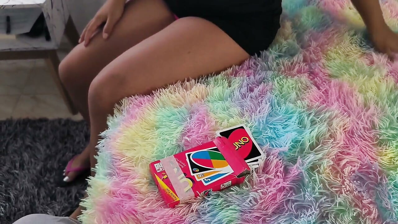 Mi padrastro me enseña un nuevo juego