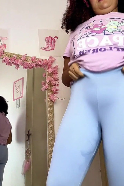 Chubby Ebony Big Ass Pee Desperation Accident