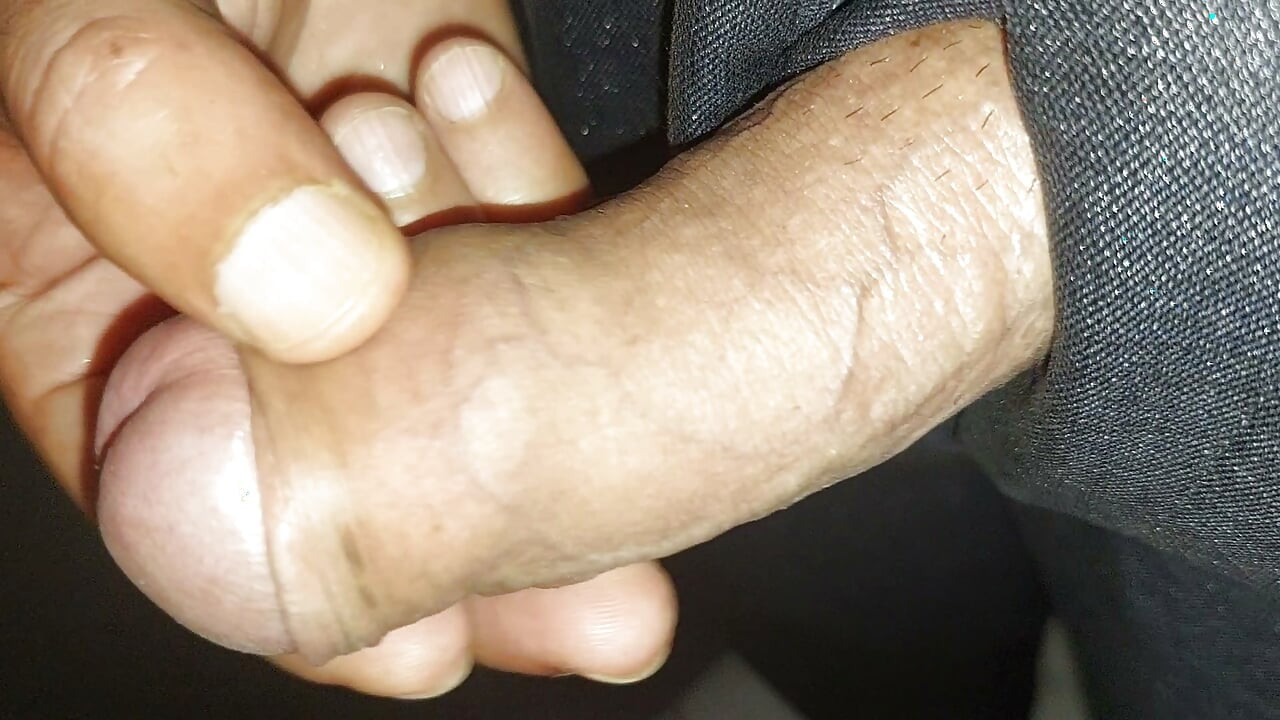 Girlfriend gives me handjob