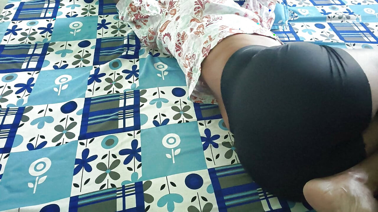 V domě služebné nikdo nebyl, tak jsem služebnou pořádně ošukal, celé video