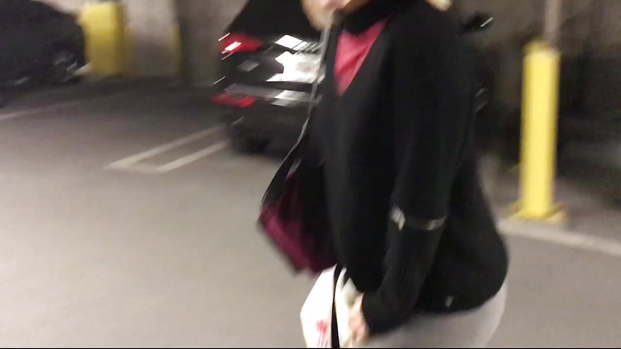 Risky Sloppy Car Horny Blowjob