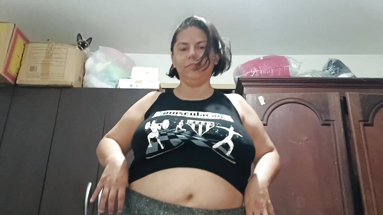 Eu a peguei no quarto para ver o quão deliciosa