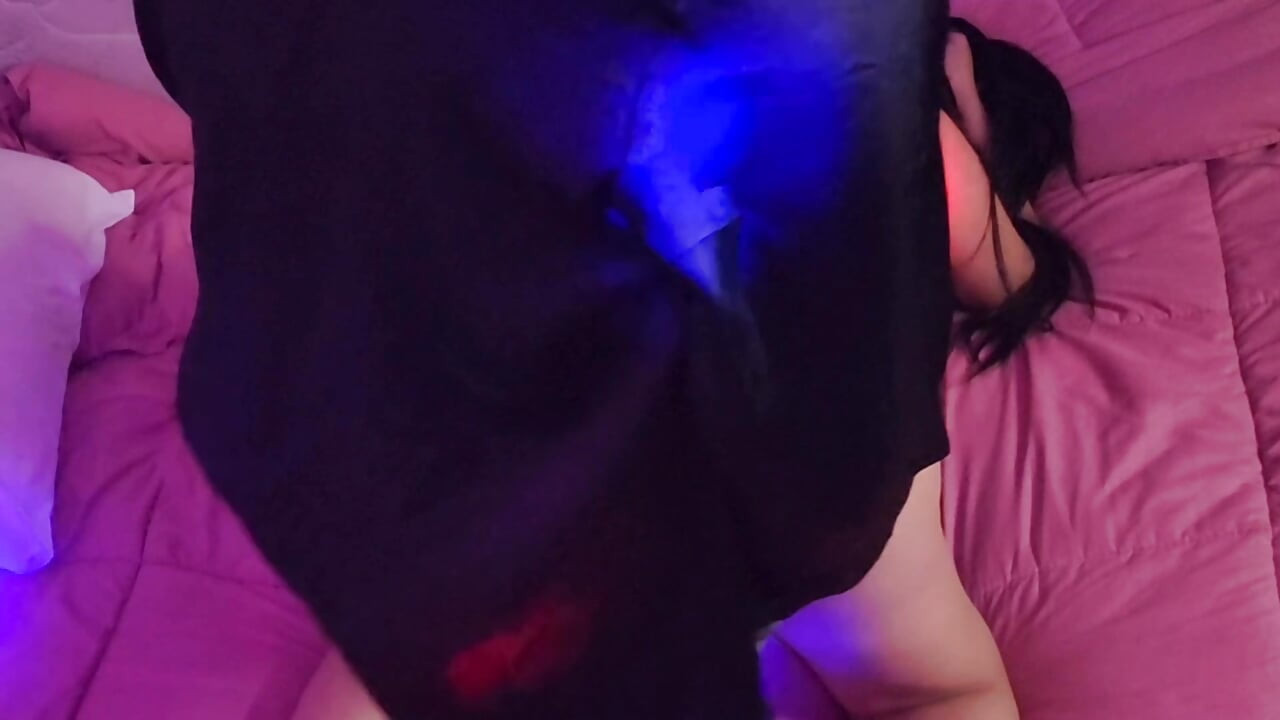 INI TERJADI DENGAN SEORANG GADIS YANG AKU TEMUI DI KLUB MALAM!!