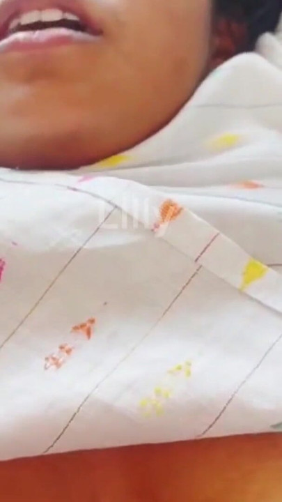 Un mari baise sa femme avec de gros seins | Clip 1