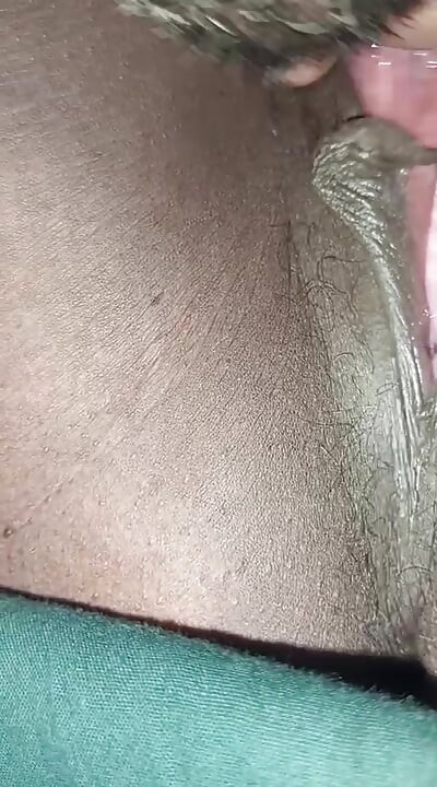Anh trai đụ tôi sau khi nói với tôi rằng tôi giỏi trong Hari Saree