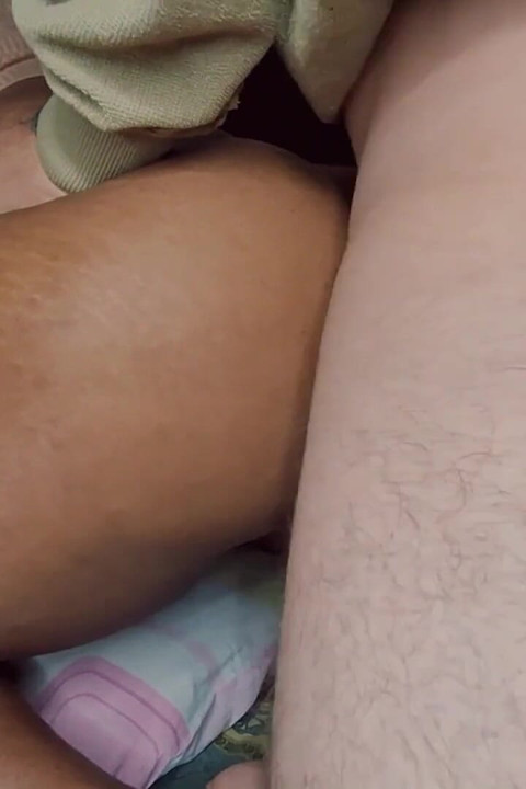 Büyük bir göt her zaman anal seks yapıyor