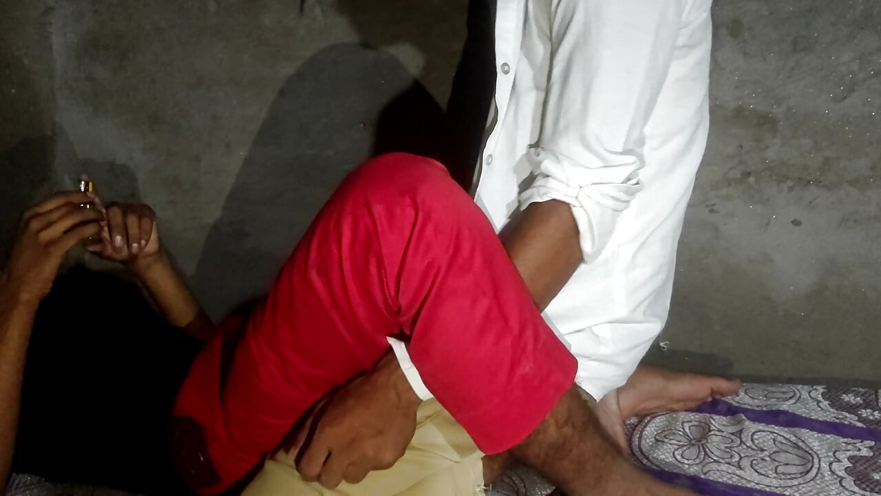Foda gostosa na bunda desi com um boy de pau grande 🍆pau grosso boy gostoso