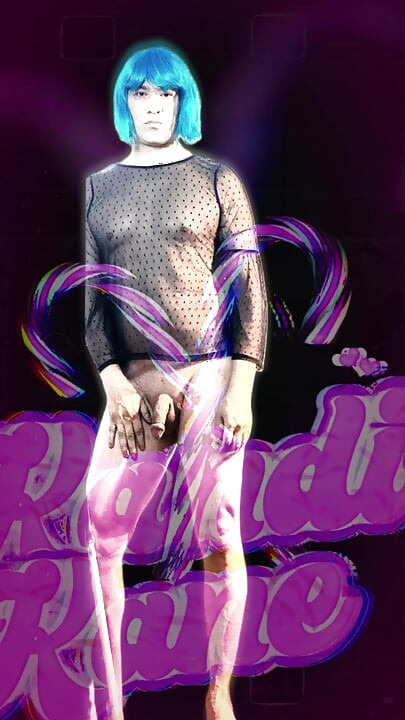 Η σέξι Βραζιλιάνα Σίσσυ τραβάει την σφιχτή κωλοπίπα της PMV