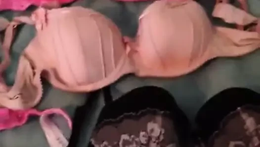 Sütyen boşalması 3