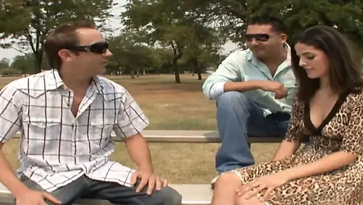 Sie wird aus dem park geholt und geschraubt