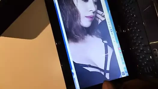 jiyeon üzerinde Cum (doğum günü haraç)