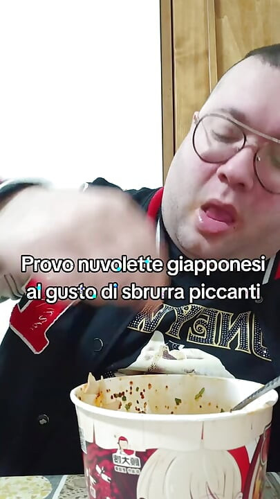 Master tik tok lagi makan