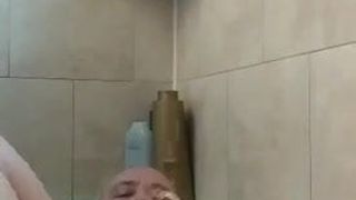 Cumfag4master (kik) - hora do mijo no banho