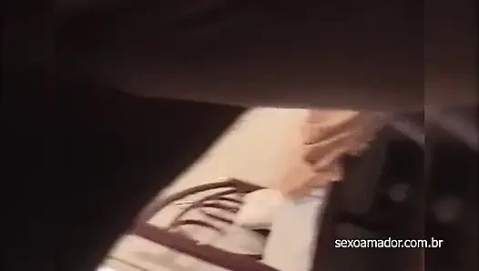 Liebhaber isst den arsch der verheirateten frau und filmt, um es dem cuckold zu schicken