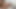 美しく喜びに満ちた美女の膣が大きく開き、大きなラブスティックを貫くために脈打つ