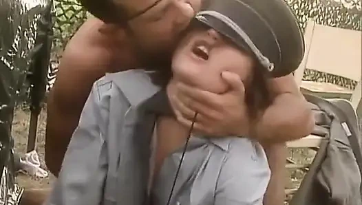 Militärischer Fick in Die Fotze Einer Soldatin