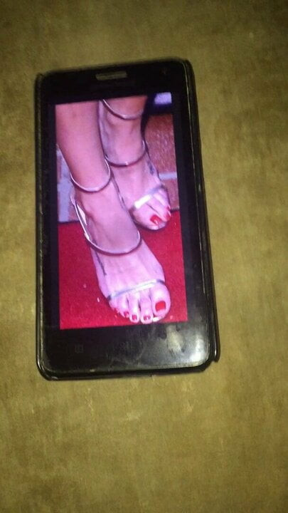 LAURA VANDERVOORT FEET CUM 3