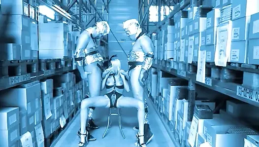 Deutsche Dominanzszene - Blondine in Fetisch-gear