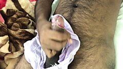 Grosse bite noire, papa, masturbation avec culotte