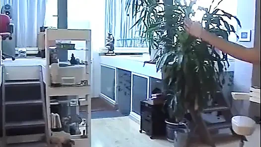 Настоящее любительское домашнее видео: Анна-Charlotte, обнаженная и сексуальная в ее квартире