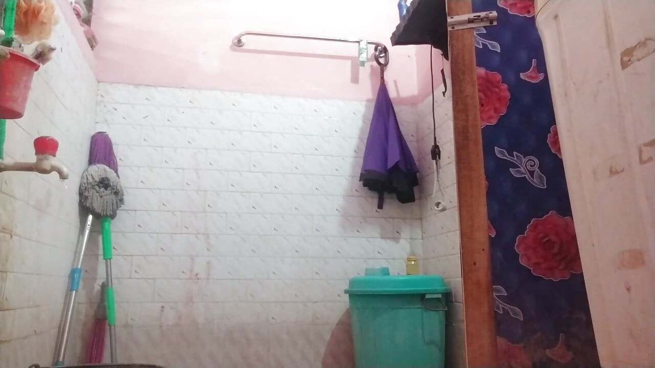 Tamil10inchesbbc Sexy Shaving and Bathing Session and Surprise at End Part 1
