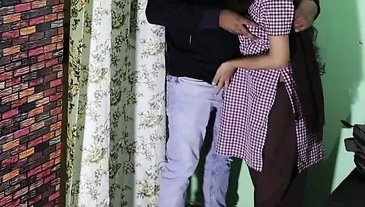 Gadis perawan India ngentot memek sempit pacarnya untuk pertama kalinya