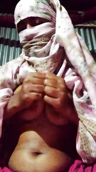 Vídeo de sexo de uma garota do interior sendo gozada dentro de sua buceta