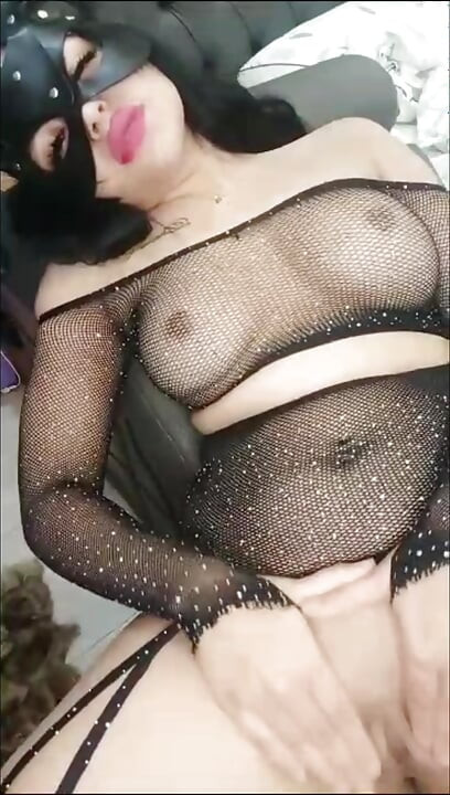 Turkish girl brunette pleasured herself with vibrator