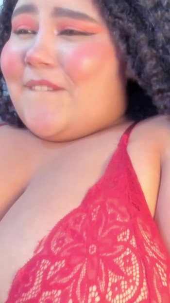 ركز على وجهي وأئن. ماذا تتخيل أنني أشعر؟