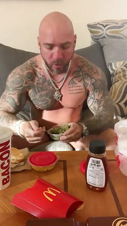 麦当劳和肯德基 Mukbang!