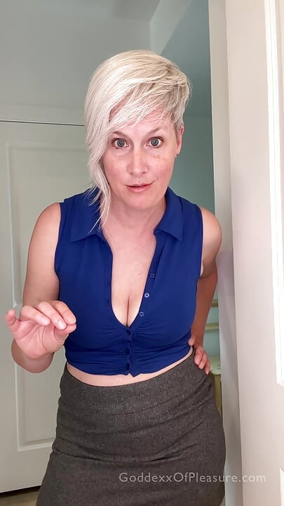 StepMommy Helps Clean My Room - JOI