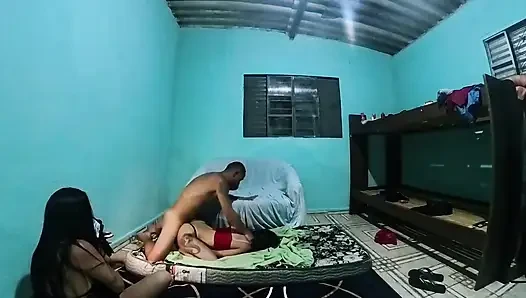 Istri Membeli Panat Perawan Temannya Untuk Aku Bercinta dan Merekam Segalanya