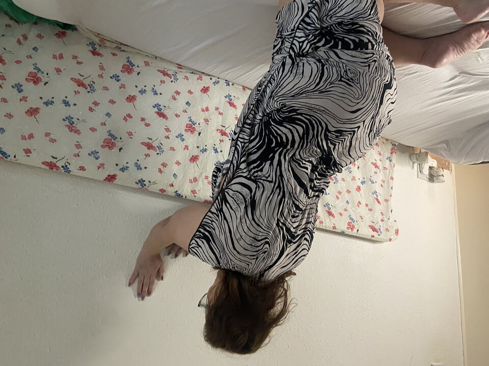 Dirty whore granny with big ass get naughty with gym trainer BBC at her house.