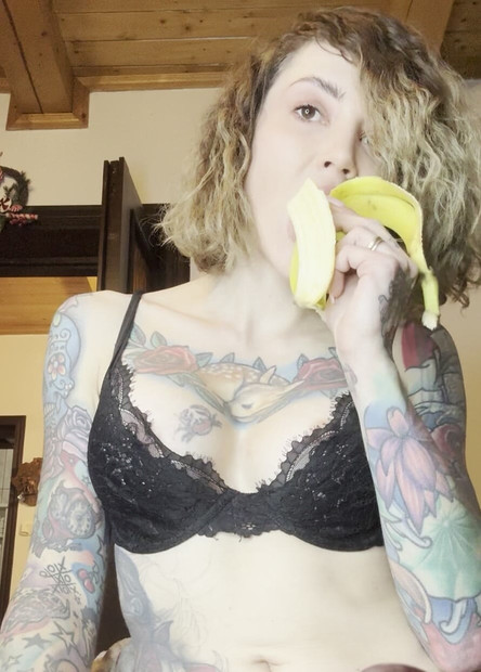 Samo ja, moje sise i banana 🍌