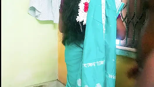 Tamil mature women fucked by her close neighbor.