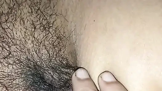 Desi Pooja Bhabhi Apni Chut Massage