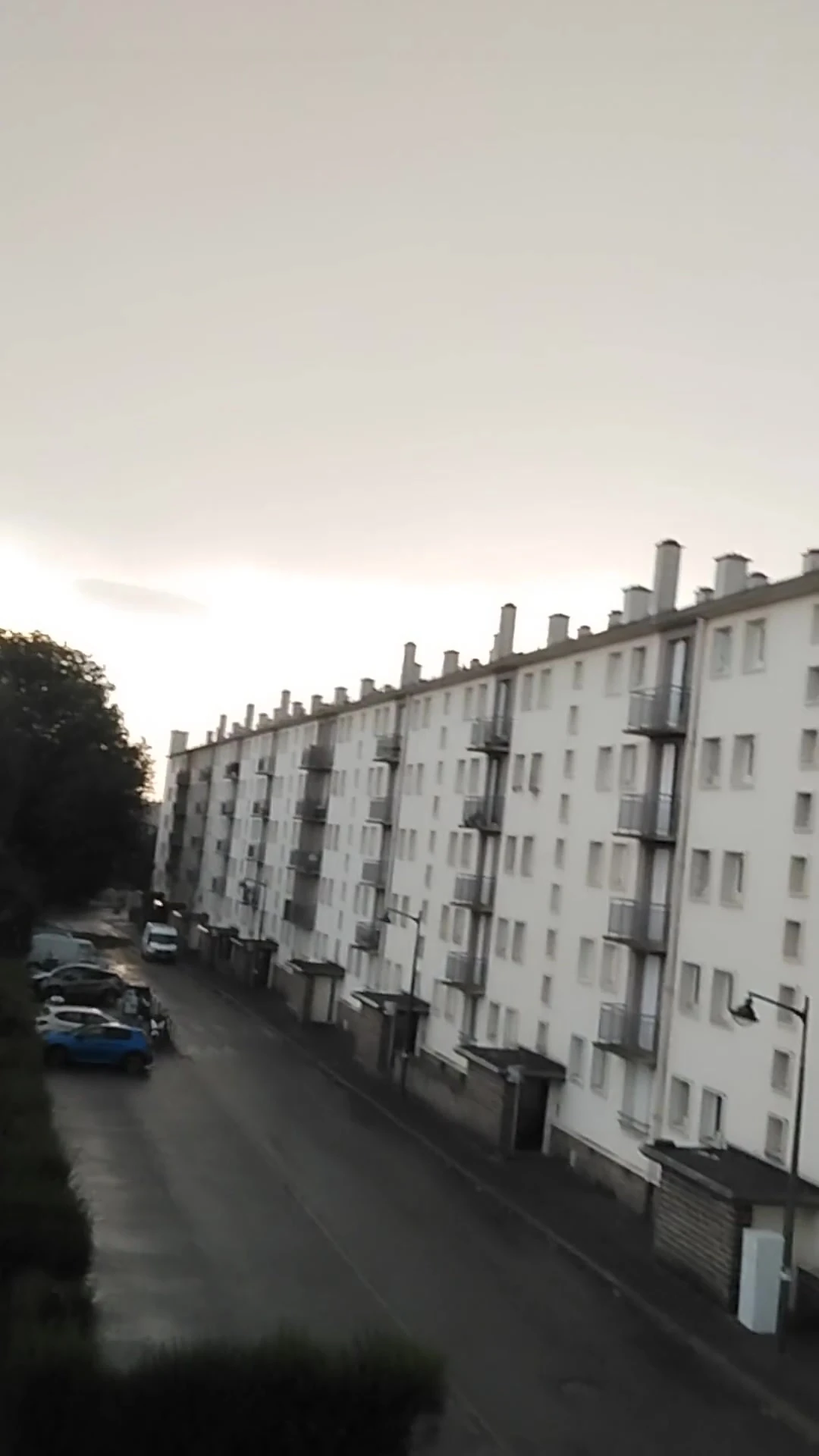 Neredeyse çıplak, fırtına sırasında heyecanlı (sıcak dalganın iyi sonu...) Her yerde kıpır kıpır ediyorum, sadece kendim...!! ...