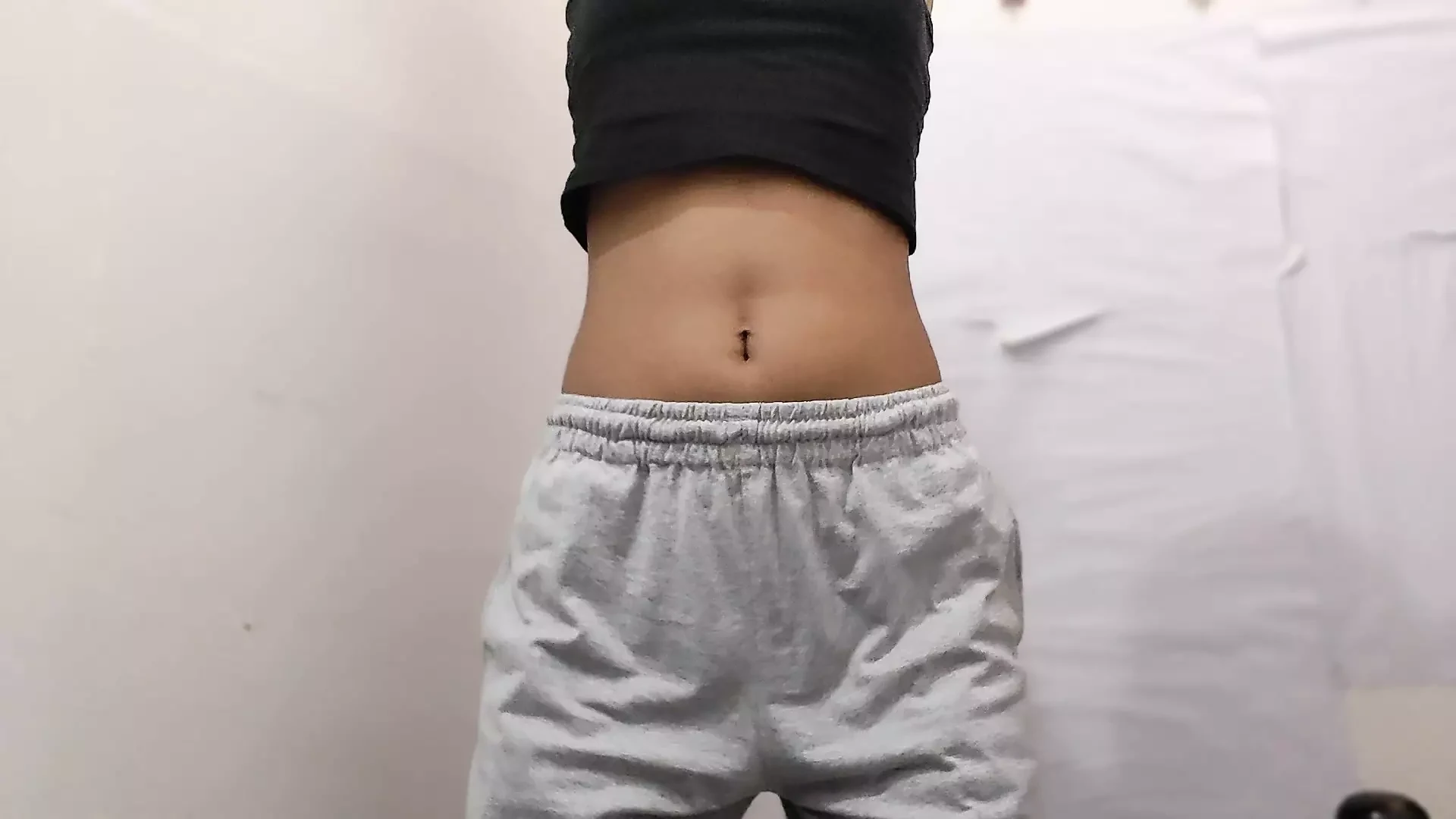 18+印度女孩 - 硬指法高潮