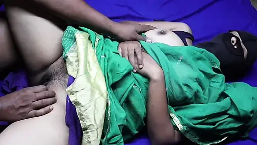 Жена читует муж, секс с пареньком из посылки на дом,