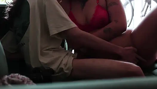 Ini adalah cara memerah susu pria yang benar muncrat di mana-mana seks nyata