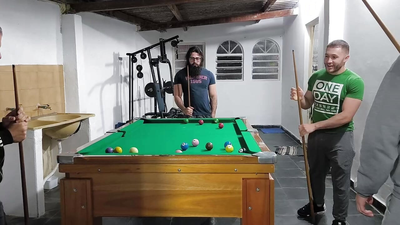 Me, Carmona, Opaido Carmona and Viking de Taubaté started a game of pool naked