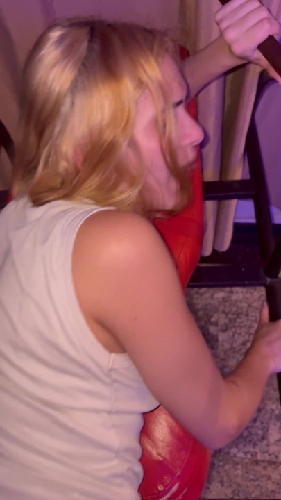I took the stripper Alice on all fours and put it only in her pussy | Clip 1