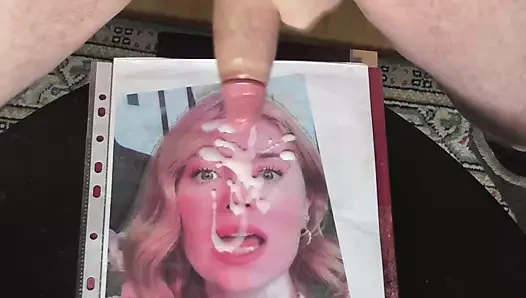 Palina rojinski'ye saygı duruşu