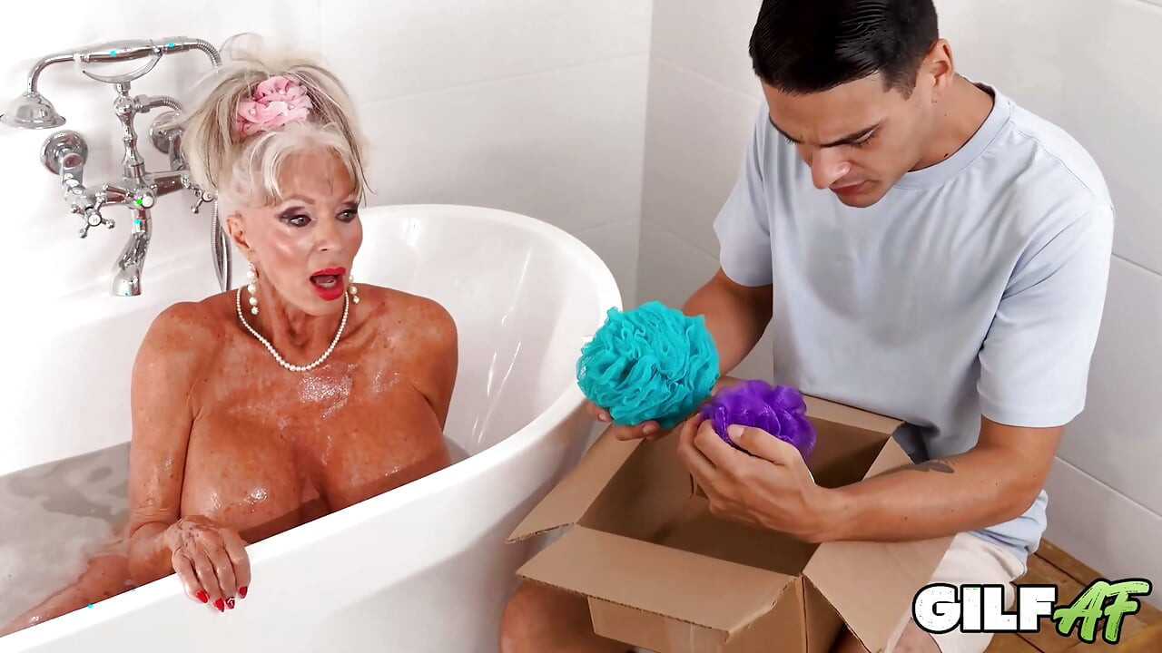 GilfAf- Sally D'Angelo Rewards Leo's Neighborly Service with a Wild Bath time Fuck