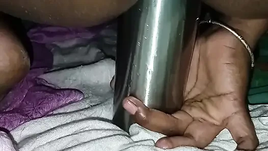 Bhabhi Ne pura botal chut me dal diya