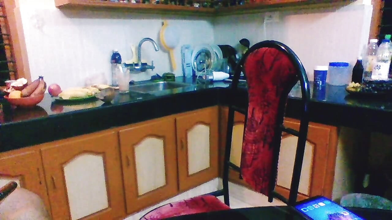 Vợ không hài lòng tìm kiếm niềm vui