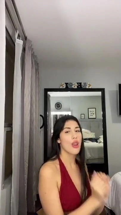 VP03 - Alessia cruz 3a