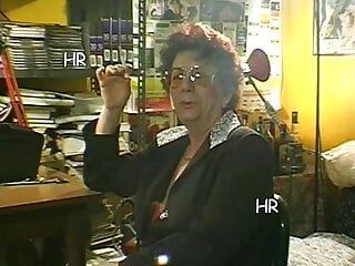 露出狂妻＃1 90年代イタリア人の秘密のセックス