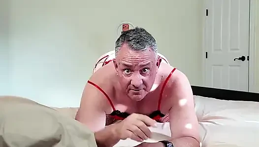 Annesinin Iç Çamaşırlı Babası Oğlu Için Yalvarıyor