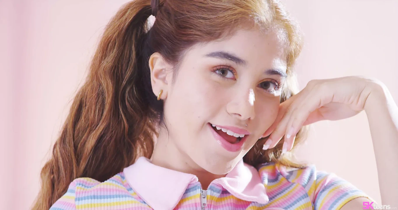 Marina Gold被大鸡巴内射